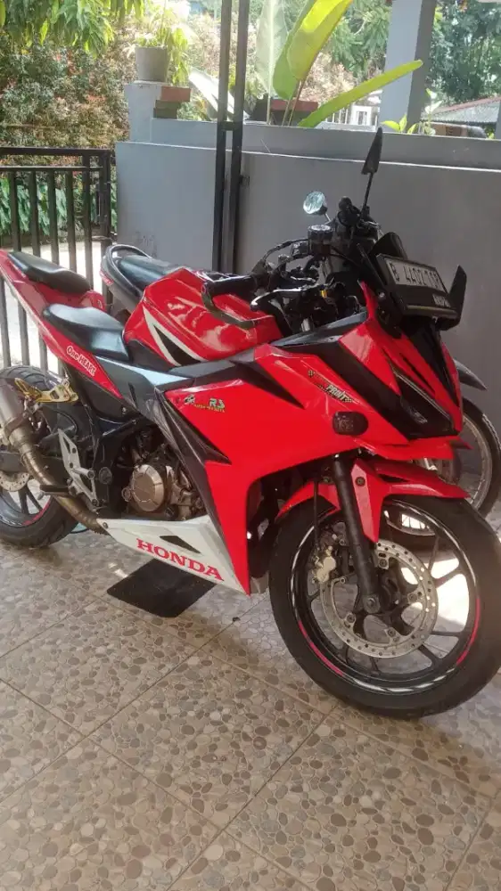 Di jual cepat Honda CBR