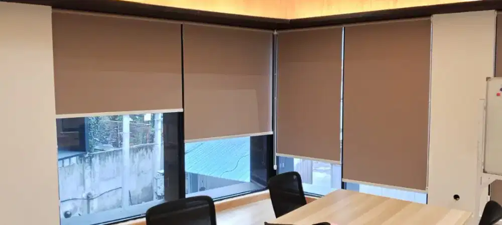 ROLLER BLIND TIRAI PERKANTORAN