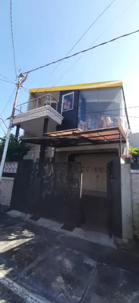 Di jual rumah usaha kondisi terawat dan strategis lokasi nya