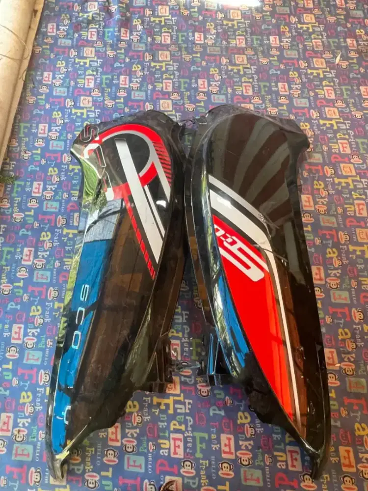 Body part Scoopy dan Beat Deluxe