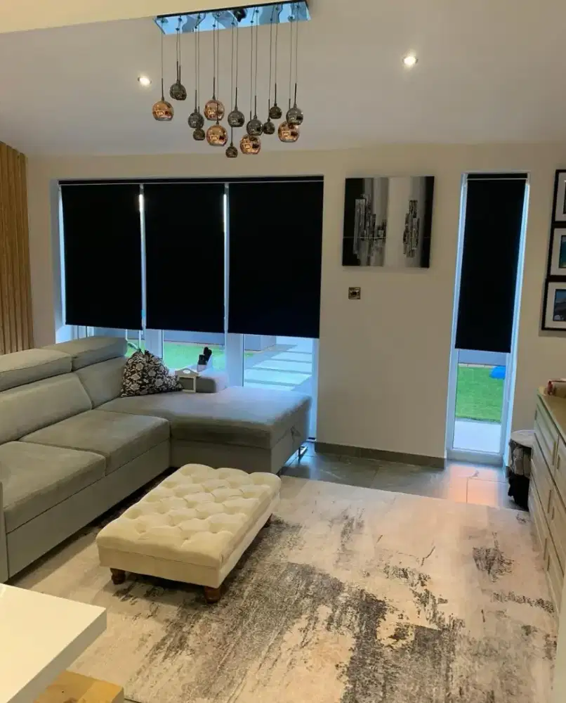 ROLLER BLIND TIRAI MINIMALIS RUANG TAMU