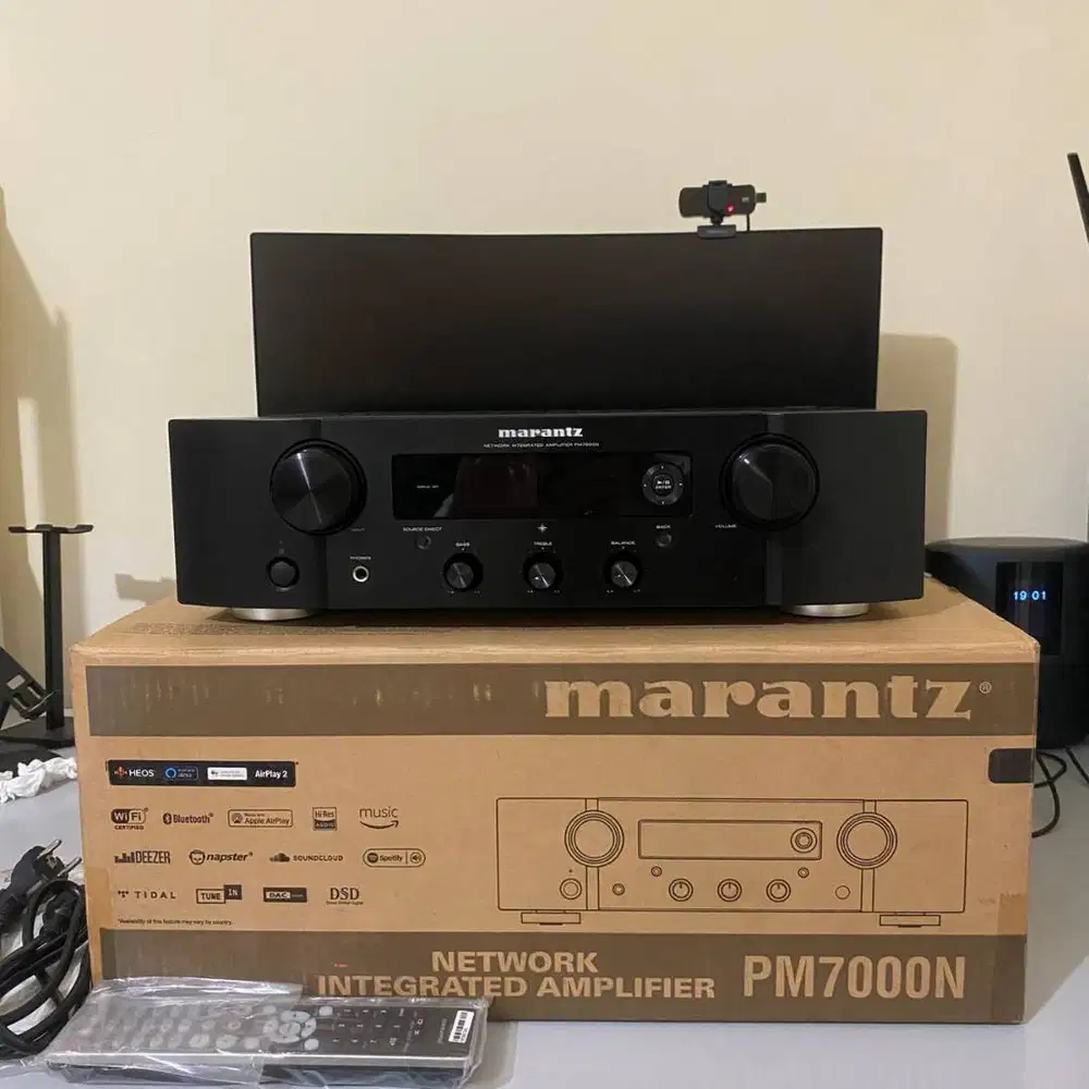Marantz PM7000N - Stereo Integrated Amplifier & Network Streamer