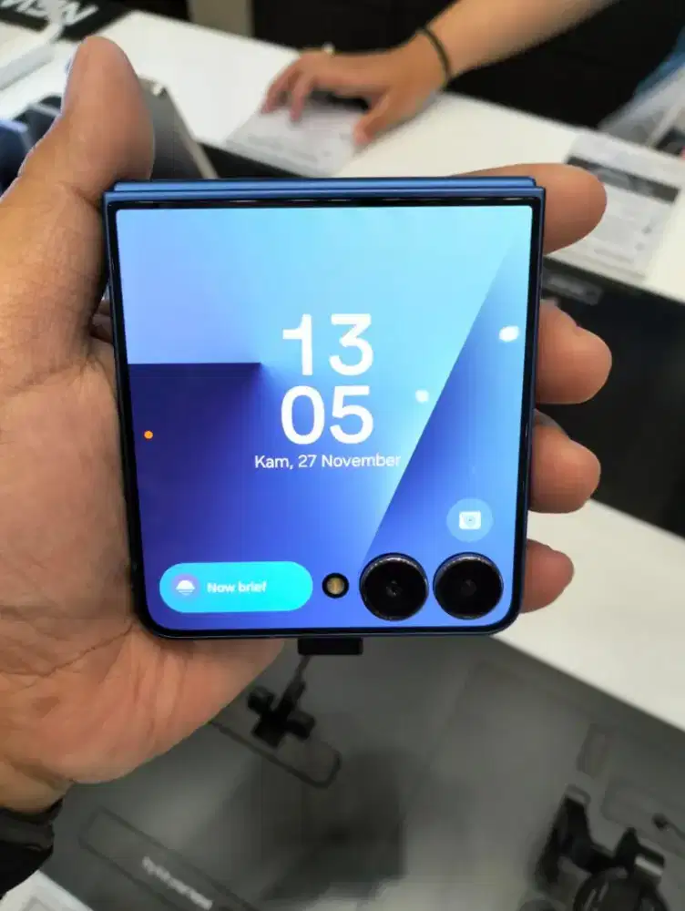 CICILAN HP SAMSUNG GALAXY Z FLIP7 BLUE