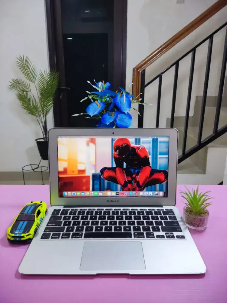 MACBOOK AIR A1370 Designed California