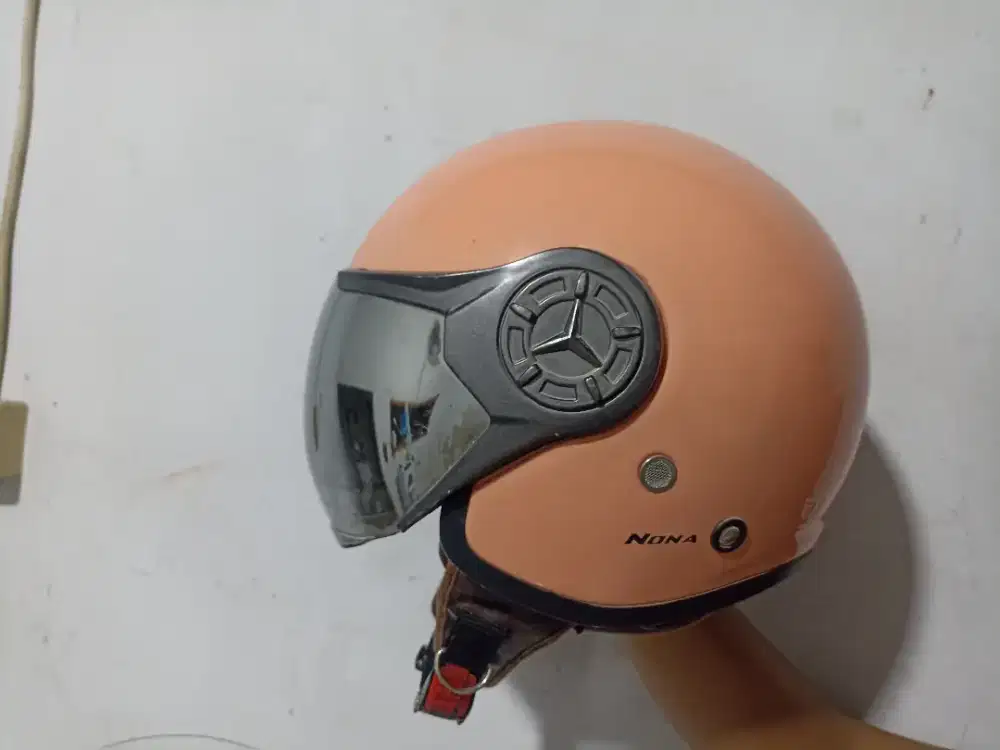 Helm motor merk NONA