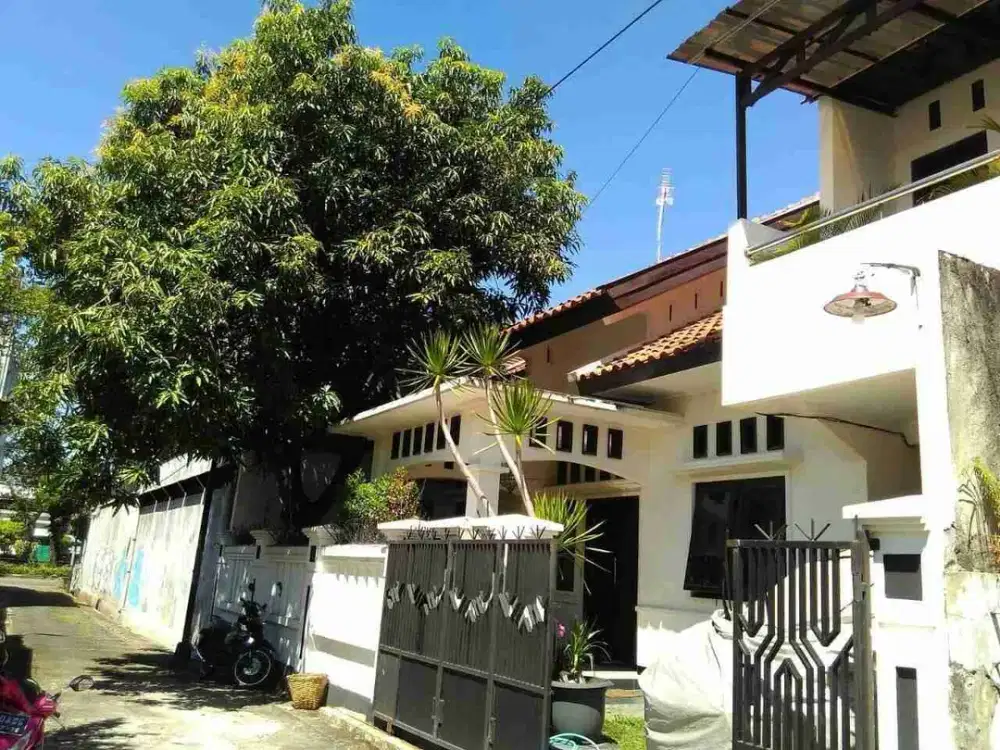 Rumah Mewah Second Full Renov di Manahan