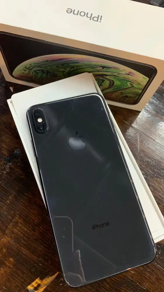 Iphone XS MAX HITAM