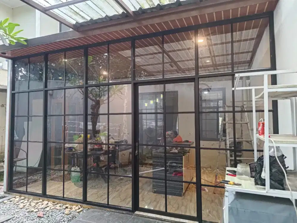 Pemasangan Partisi Kaca Gybsum Dan Pintu Alumunium