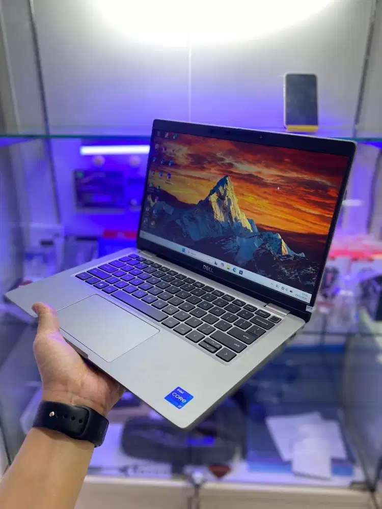 DELL LATITUDE 5320 Like New