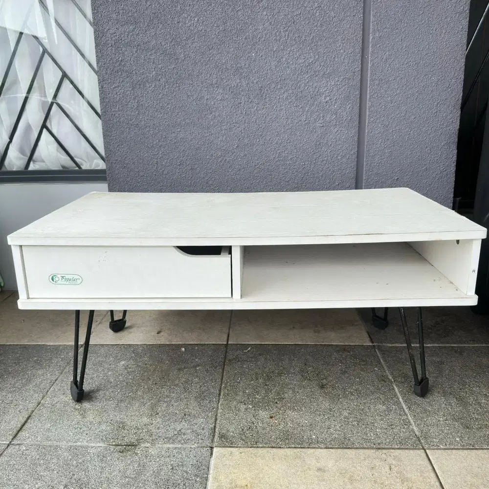 Meja TV / Meja Ruang Tamu Popular – Kondisi Bekas, Kuat & Minimalis