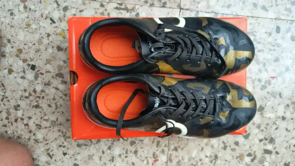 Sepatu Futsal Ortuseight Storm Breaker IN Size 43
