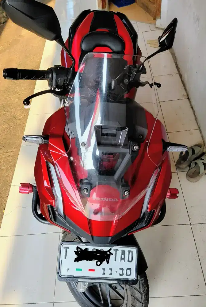 Honda ADV 160 Merah