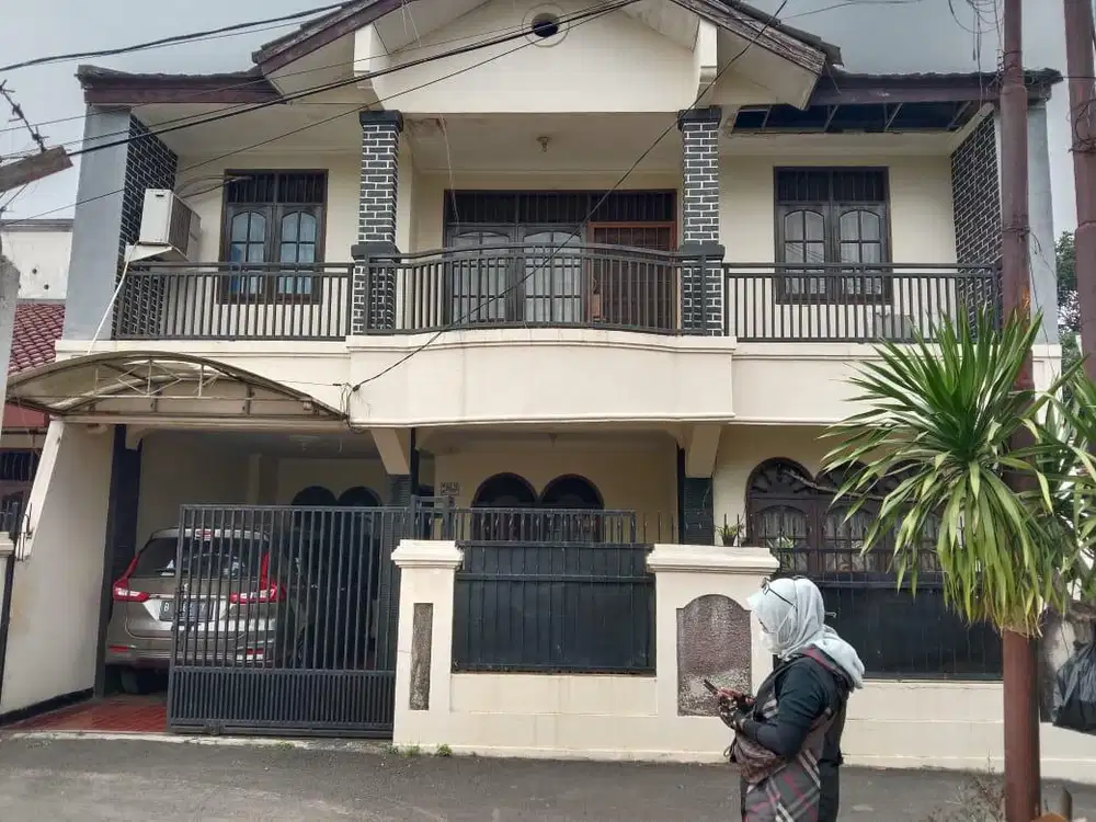Di Jual Rumah Murah 2 Lantai Di