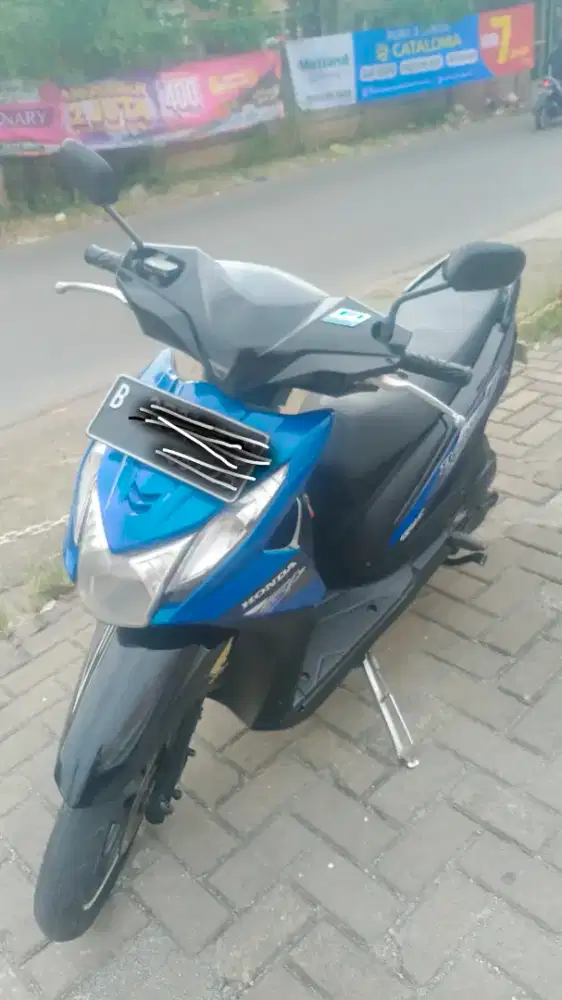 Beat FI Biru Hitam 2013