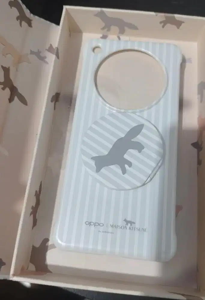 Case Exclusive Maison Kitsuné Find X8 pro