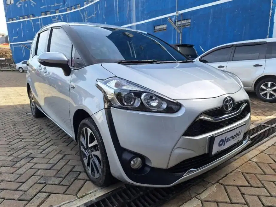 DP RENDAH Toyota Sienta 1.5 V Bensin-AT 2016 EVH