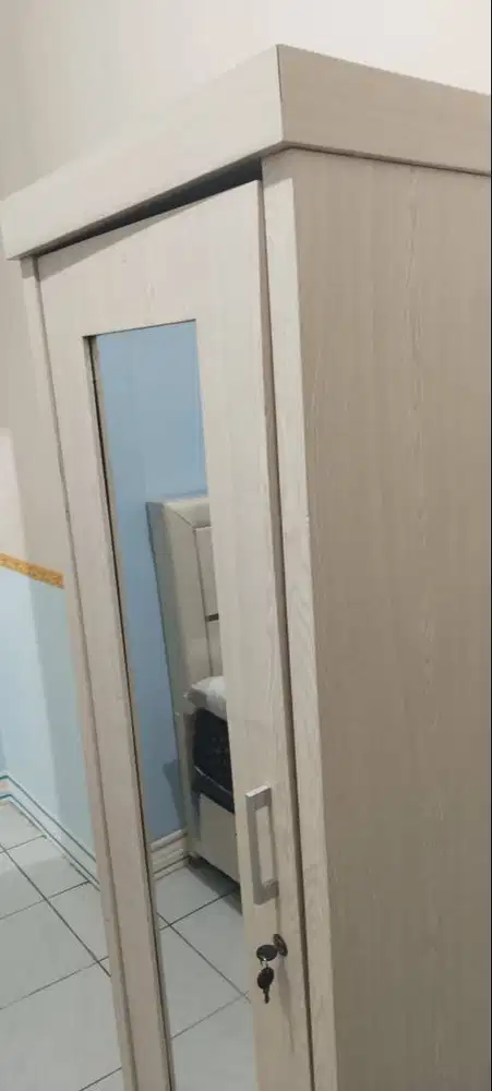 DIJUAL! Lemari Putih untuk Interior Rumah