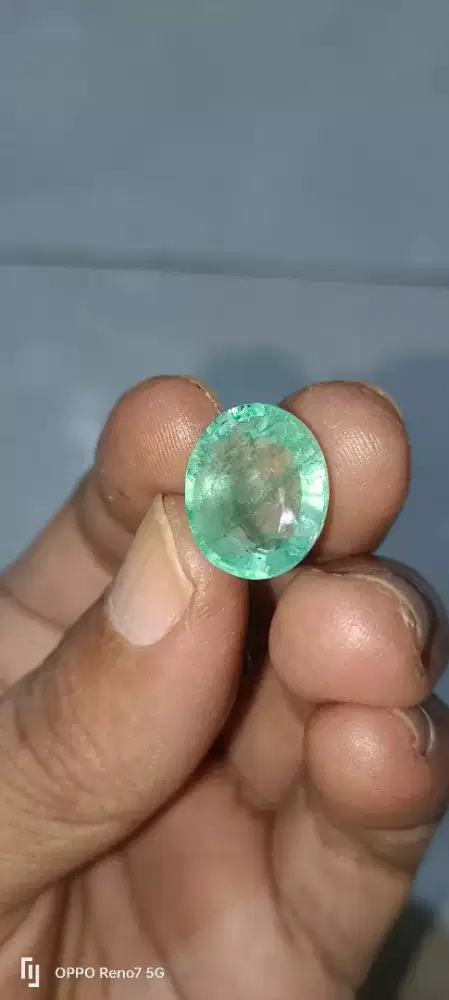 Batu jamrud ntd no treadment,warna alami dari tambang