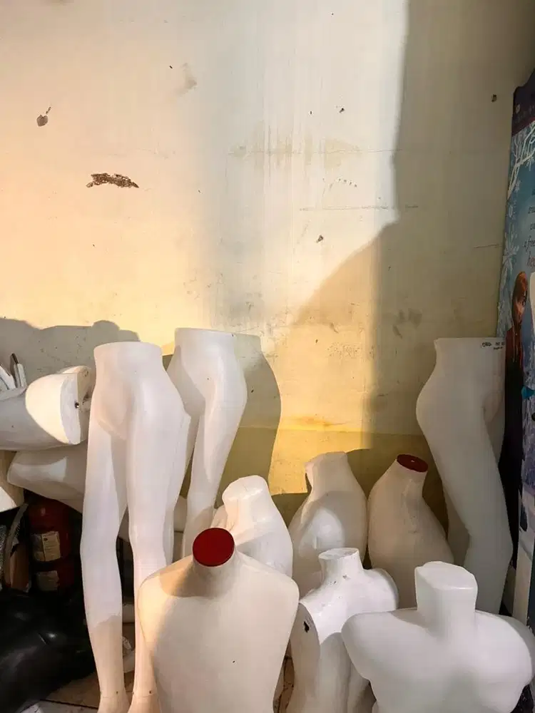 PATUNG BAJU UNTUK JUALAN