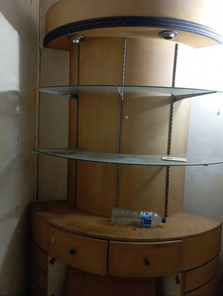 Display cabinet etalase buku barang dll