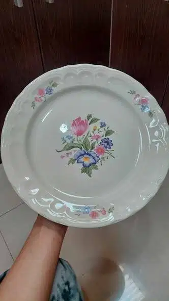 Piring Keramik Vintage Motif Bunga