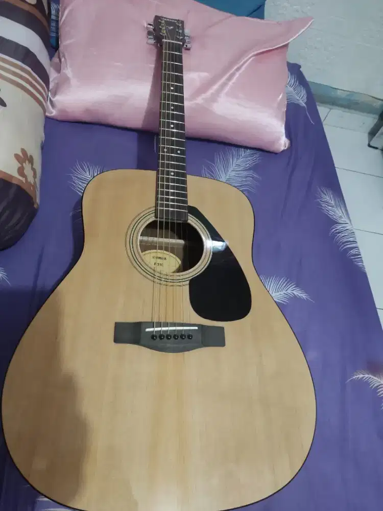 Gitar merk yamaha F310