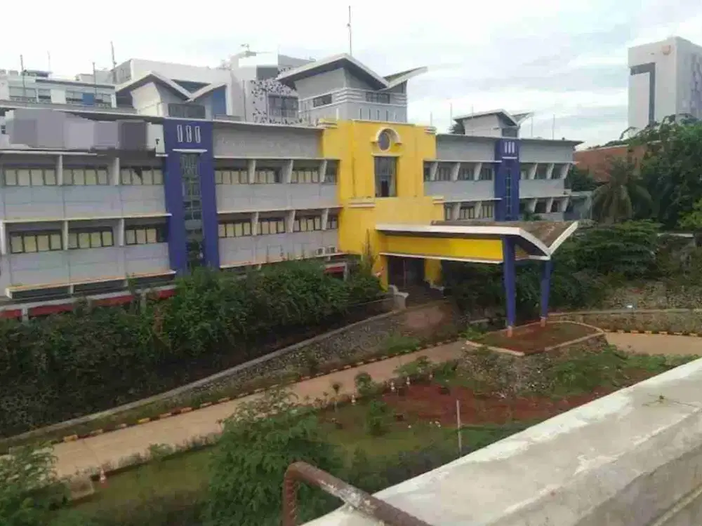 Gedung Sekolah Tb Simatupang Cilandak