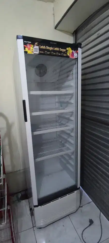 Showcase polytron SCN 280 liter