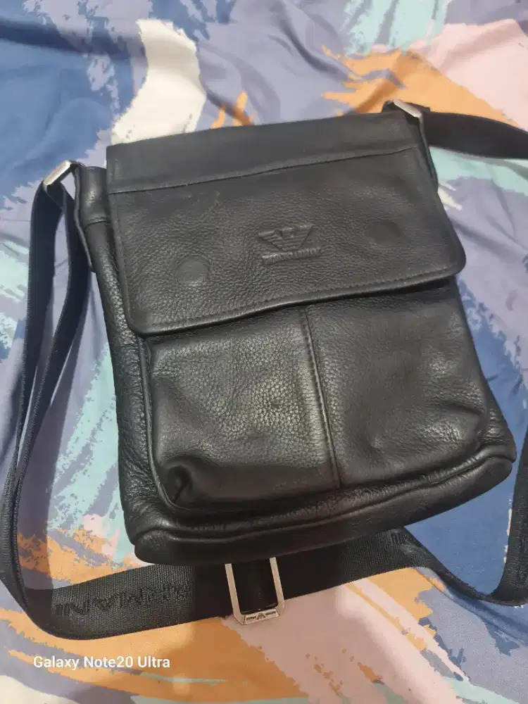 Preloved tas selempang giorgio armani kulit asli sz 20 cm