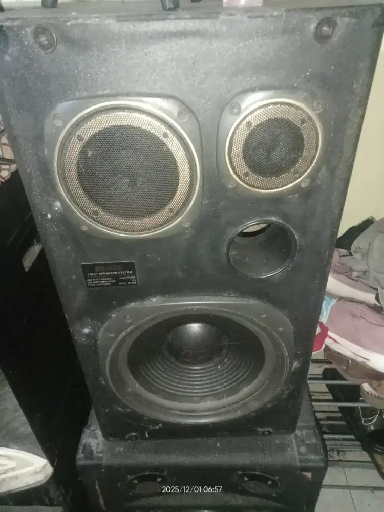 Speaker satu set kiri kanan subwoofer Polytron SB 1006
