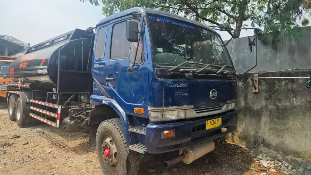 Nissan CDA 260 tronton 6x2 long sasis tangki tahun 2013