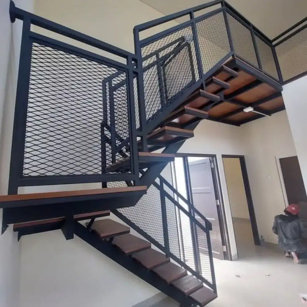 Tangga rebah trap kayu berkualitas plat bolong