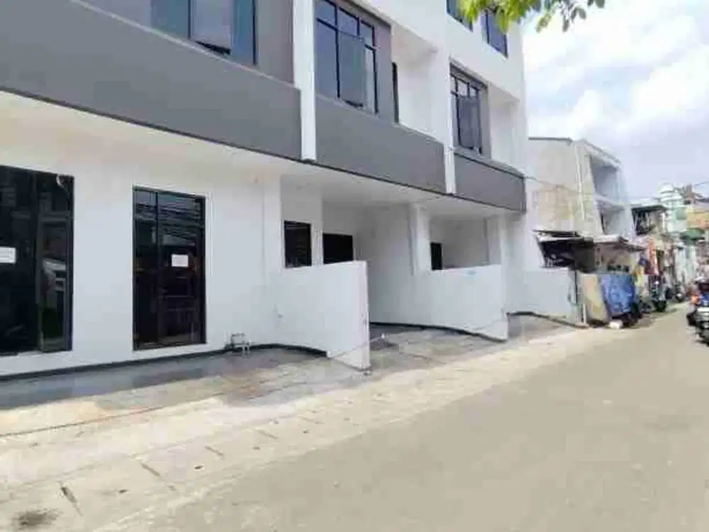 Di Jual Rumah plus Usaha Strategis Pinggir Jalan Raya Bebas Banjir Jakarta Pusat