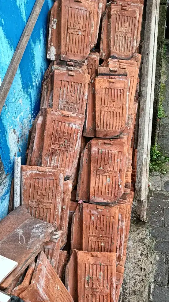 Genteng Jatiwangi bekas