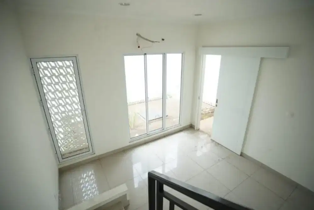 JUAL / SEWA RUMAH 2 LANTAI DI CLUSTER AMANDA SUMMARECON BANDUNG