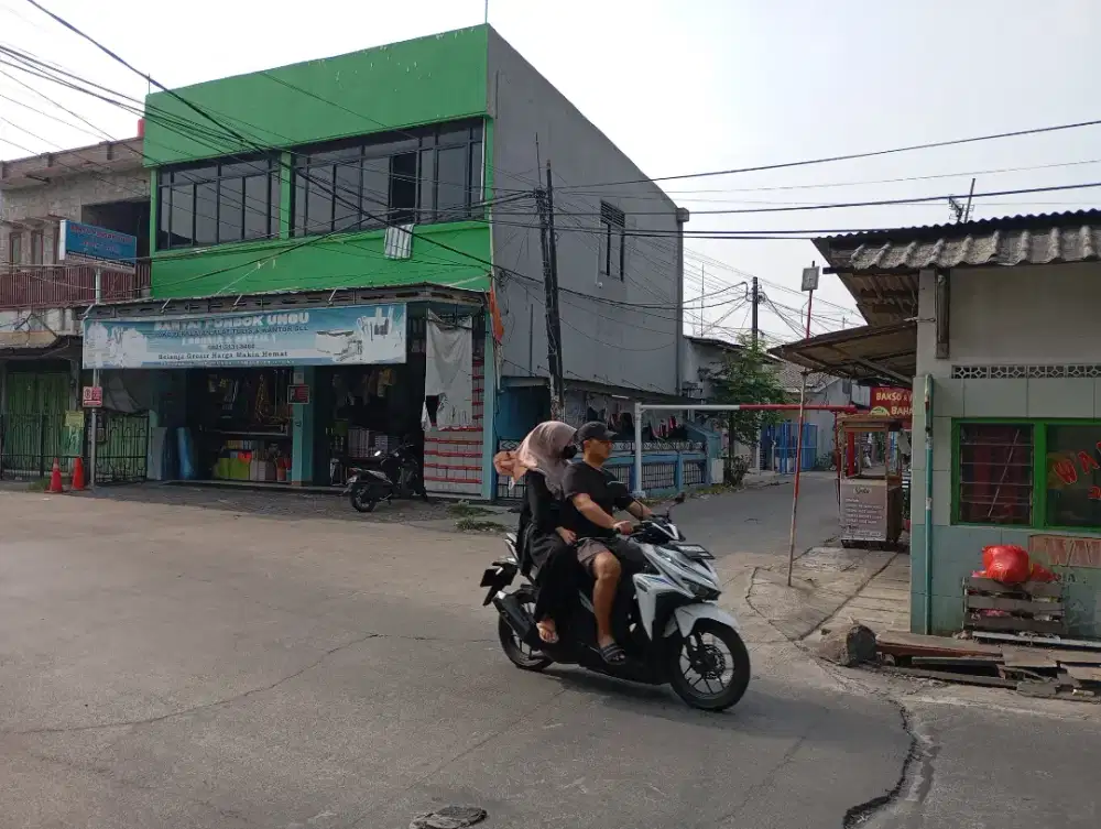 Dijual Rumah + 2 mini Ruko