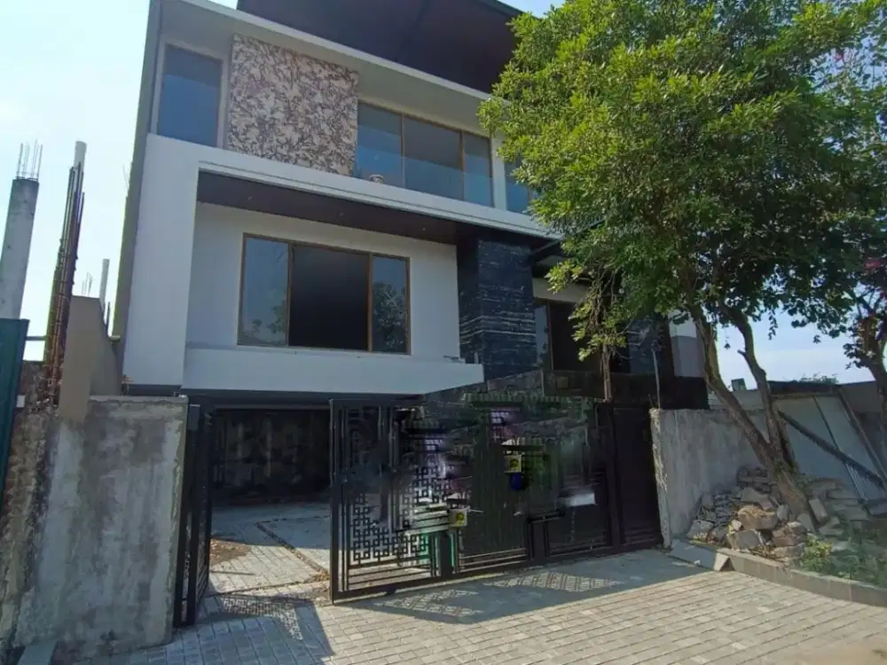 Dijual Rumah Mewah Pakuwon Indah