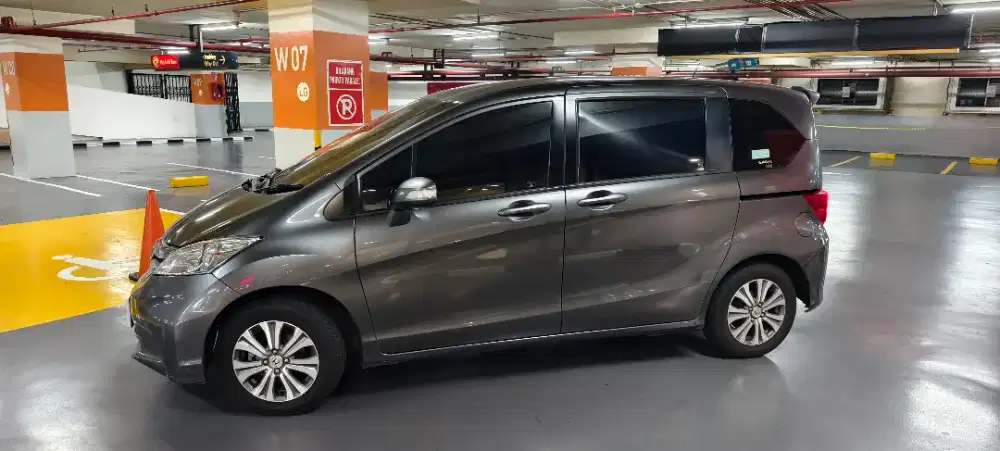 HONDA FREED PSD E/AT 2012