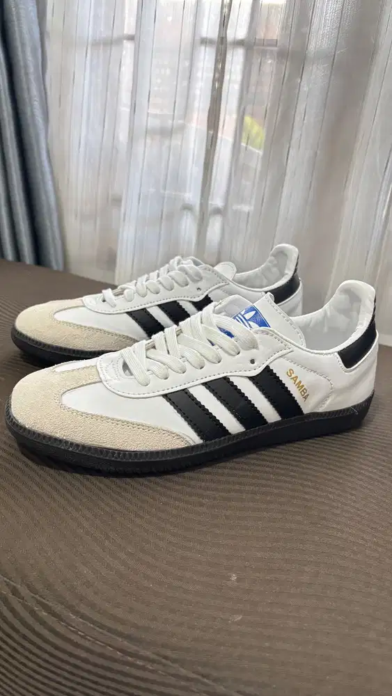 PRELOVED Sepatu Sneakers Adidas White Black