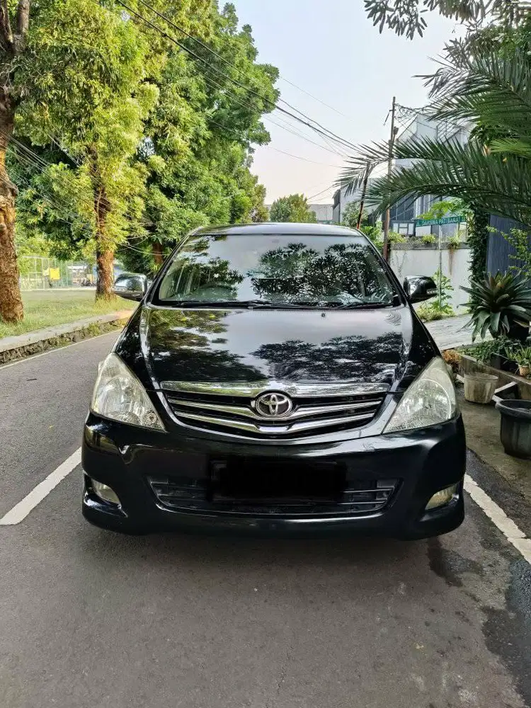 Toyota kijang Innova V 2.0 A/T 2010 Hitam Met