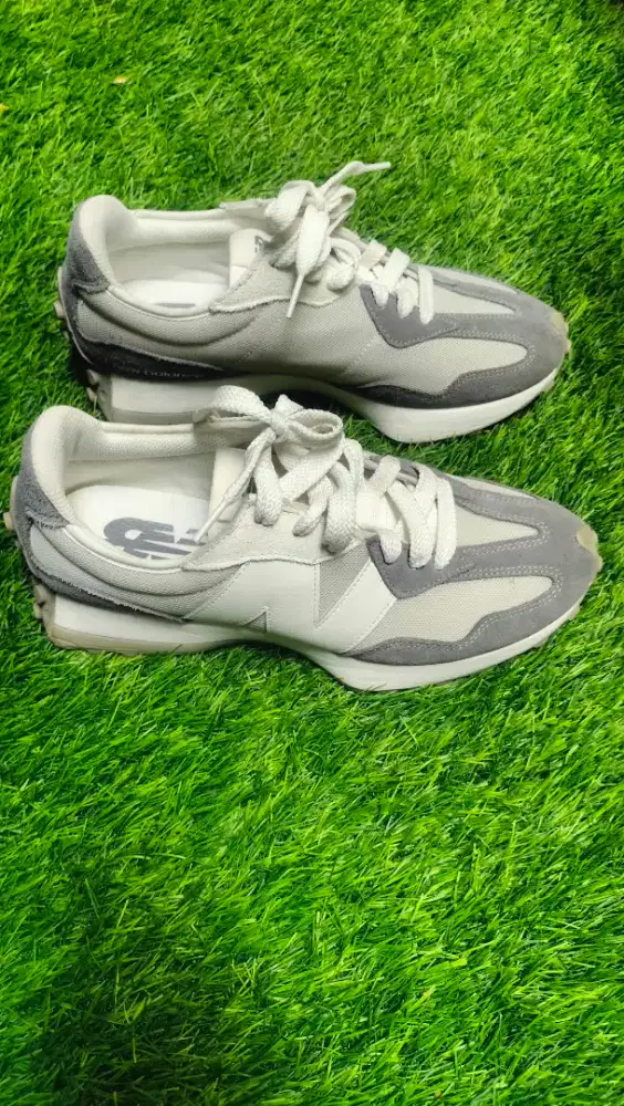 Sepatu New Balance 327