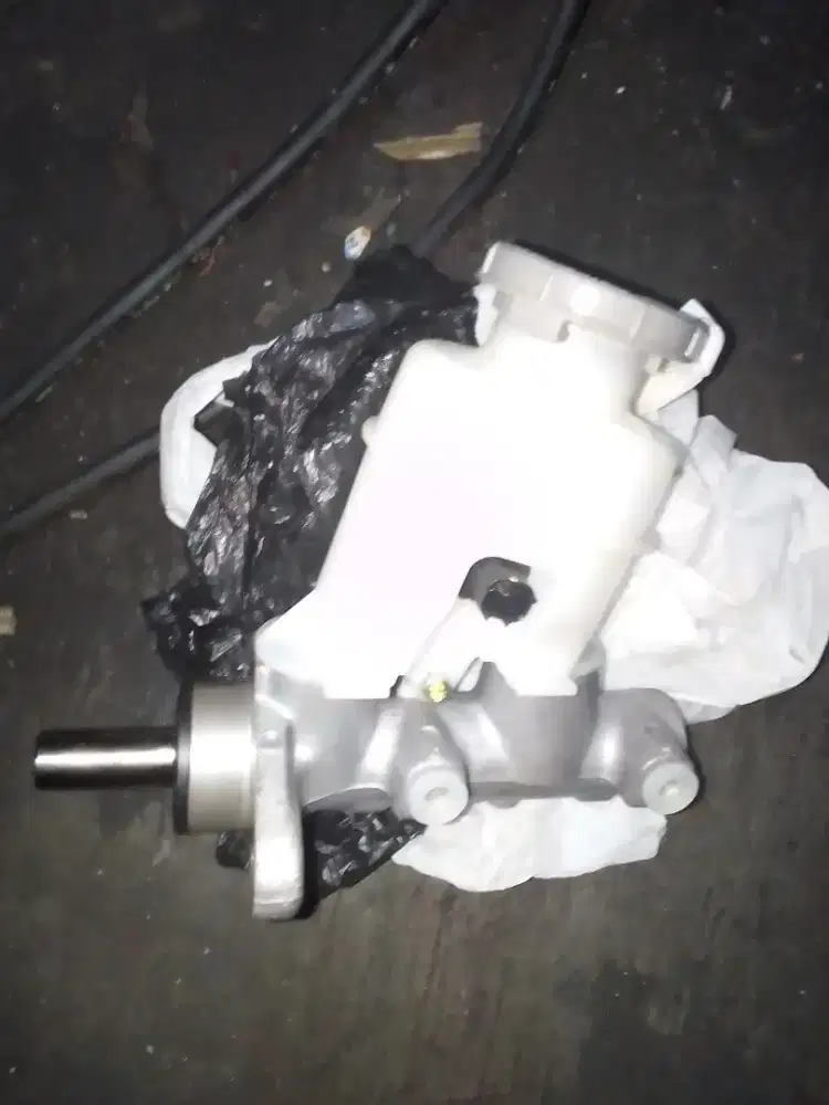 Master rem atas Suzuki apv