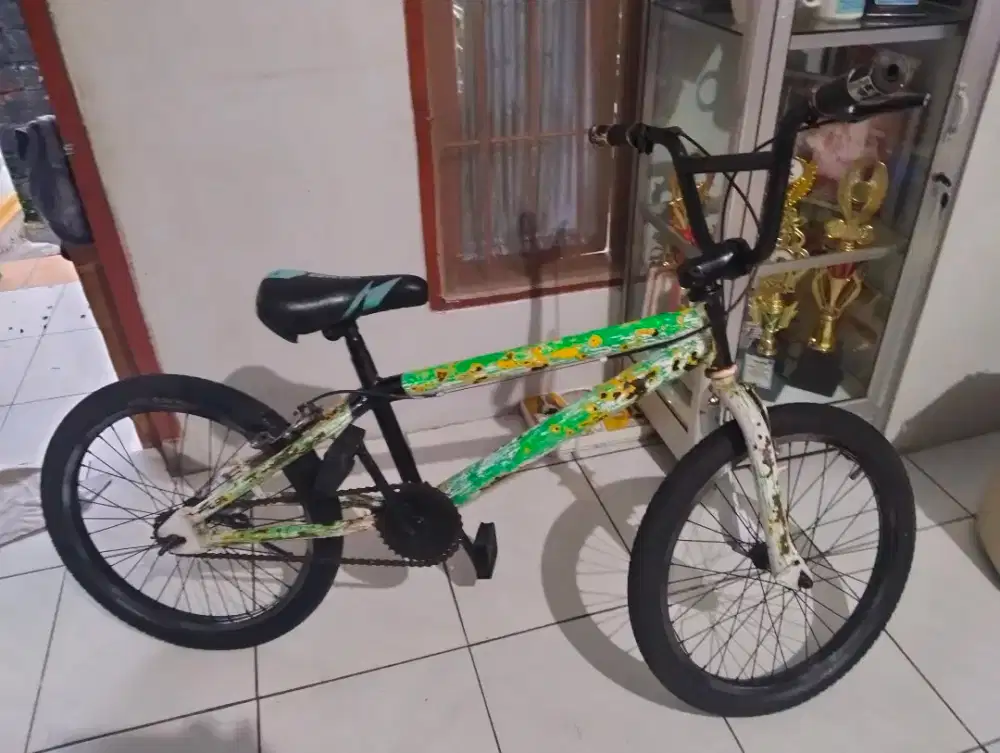 Jual Sepeda bekas BMX siap pakai Cijantung Jakarta Timur