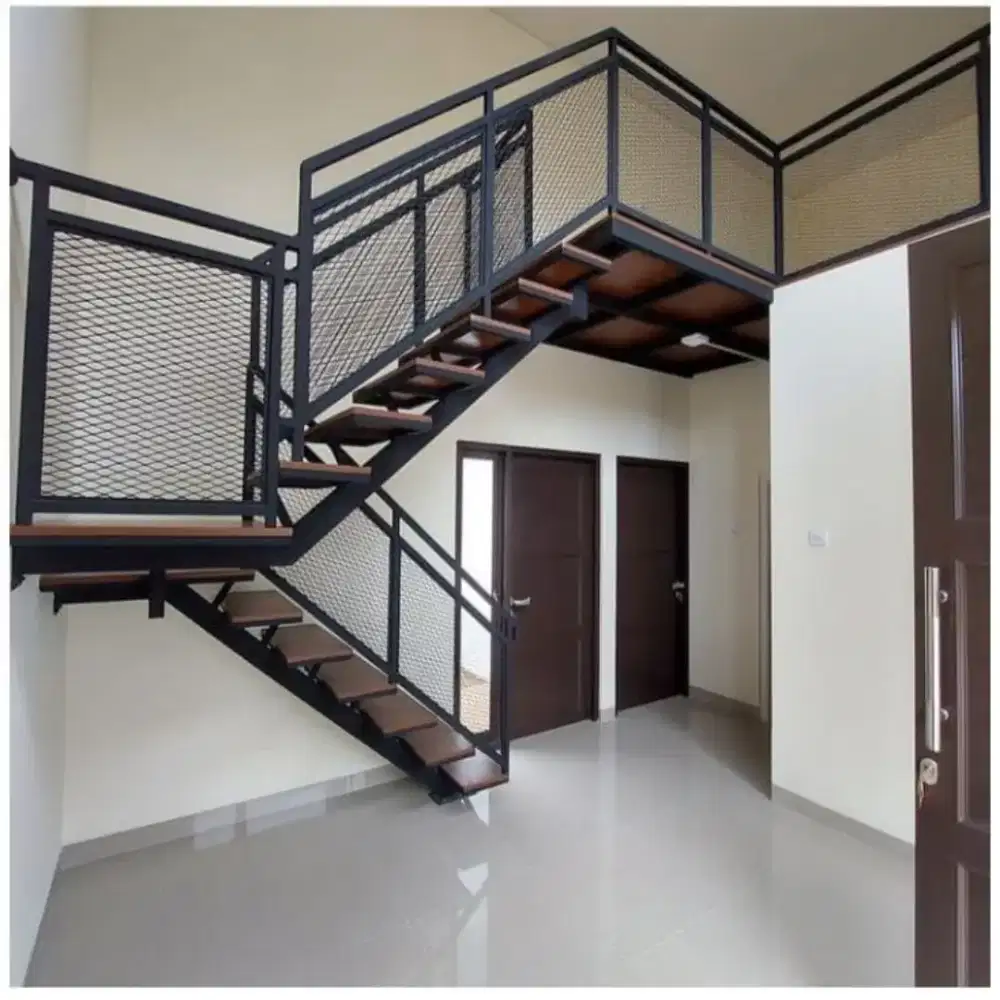 tangga rebah trap kayu pegangan besi ram expanda