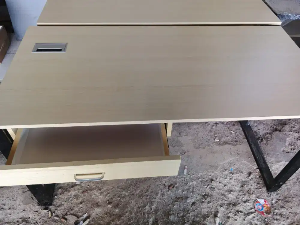 Meja Kerja Modesty, Meja Resepsionis, Meja Kasir