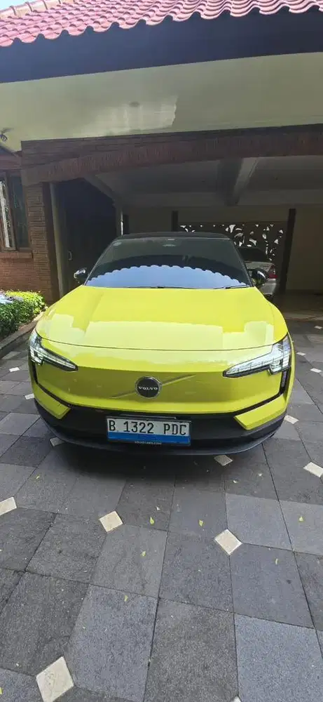 VOLVO EX30 Ultra Range 475km nik 2025 Swedish Yellow kilometer 2ribu