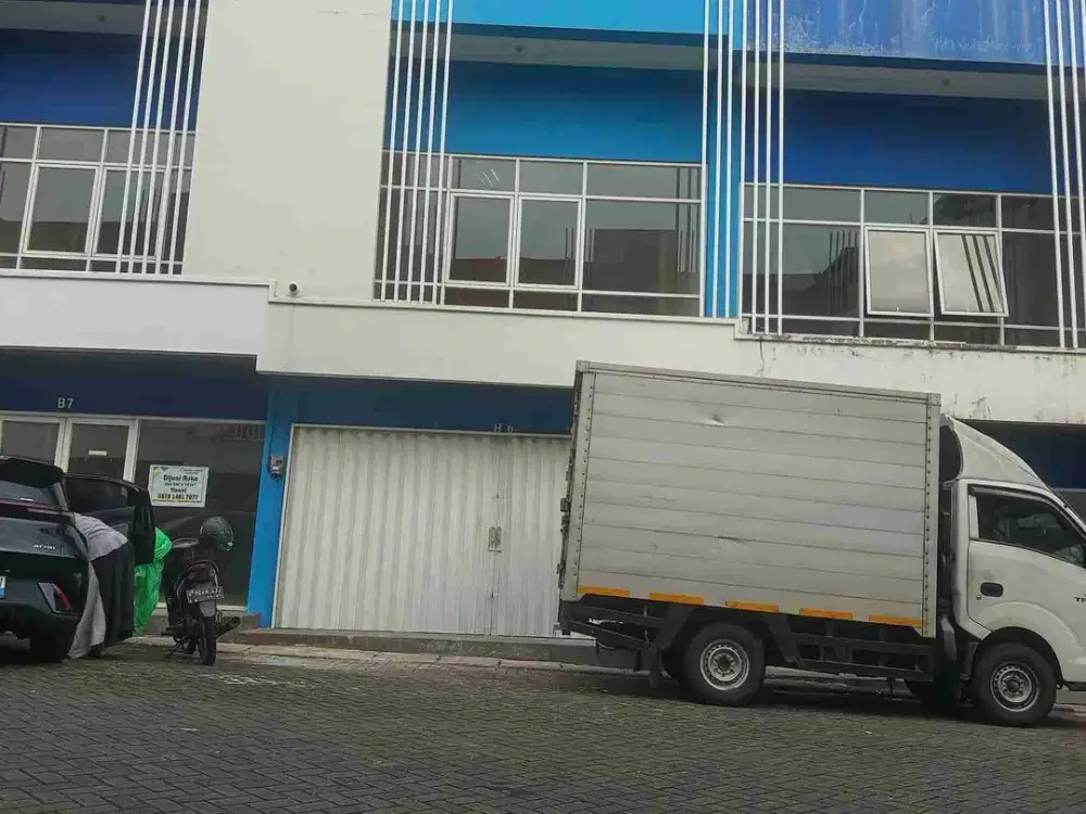 Disewakan Ruko 3 lantai baru renov di galeria Sawangan dekat pintu tol sawangan