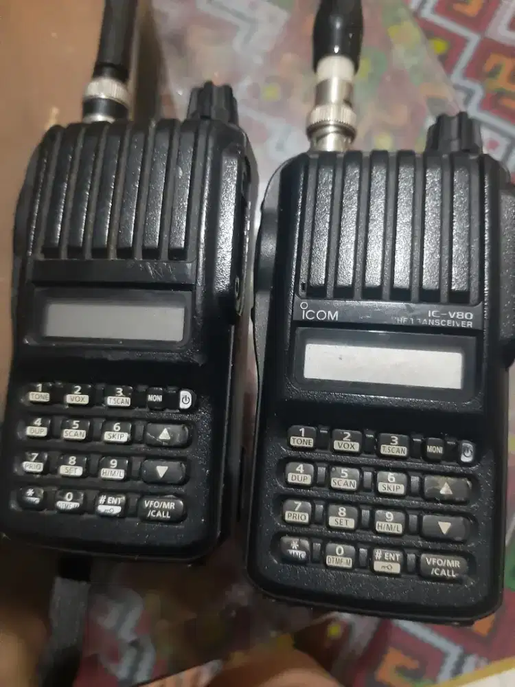HT Icom IC-v80 walky talkie