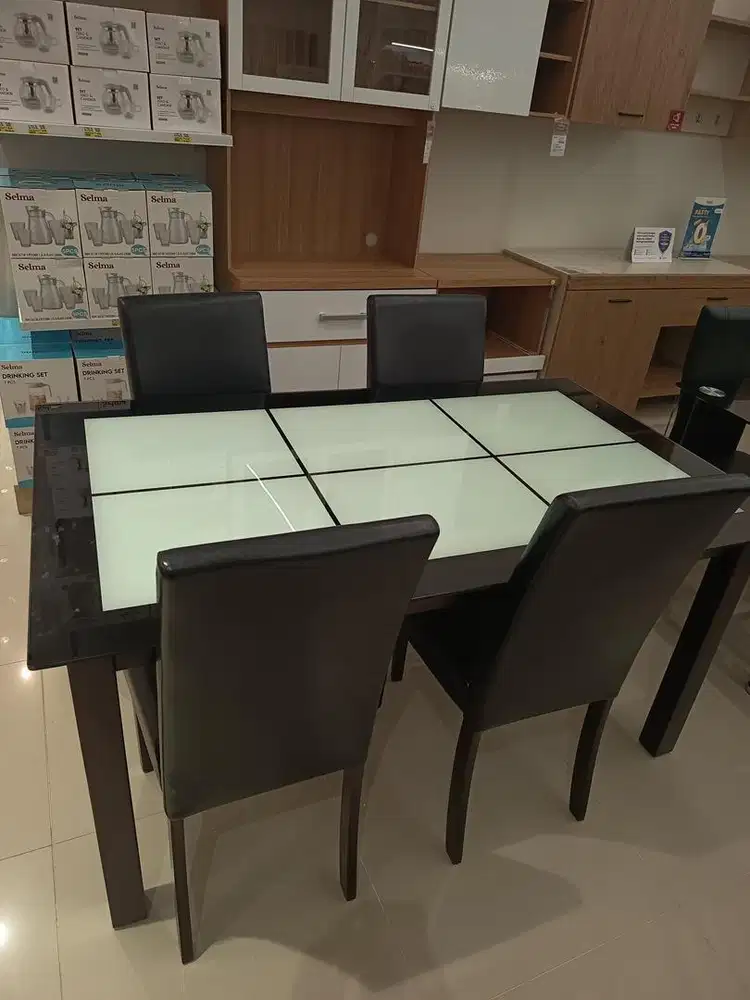 Meja Makan Set Sheldon