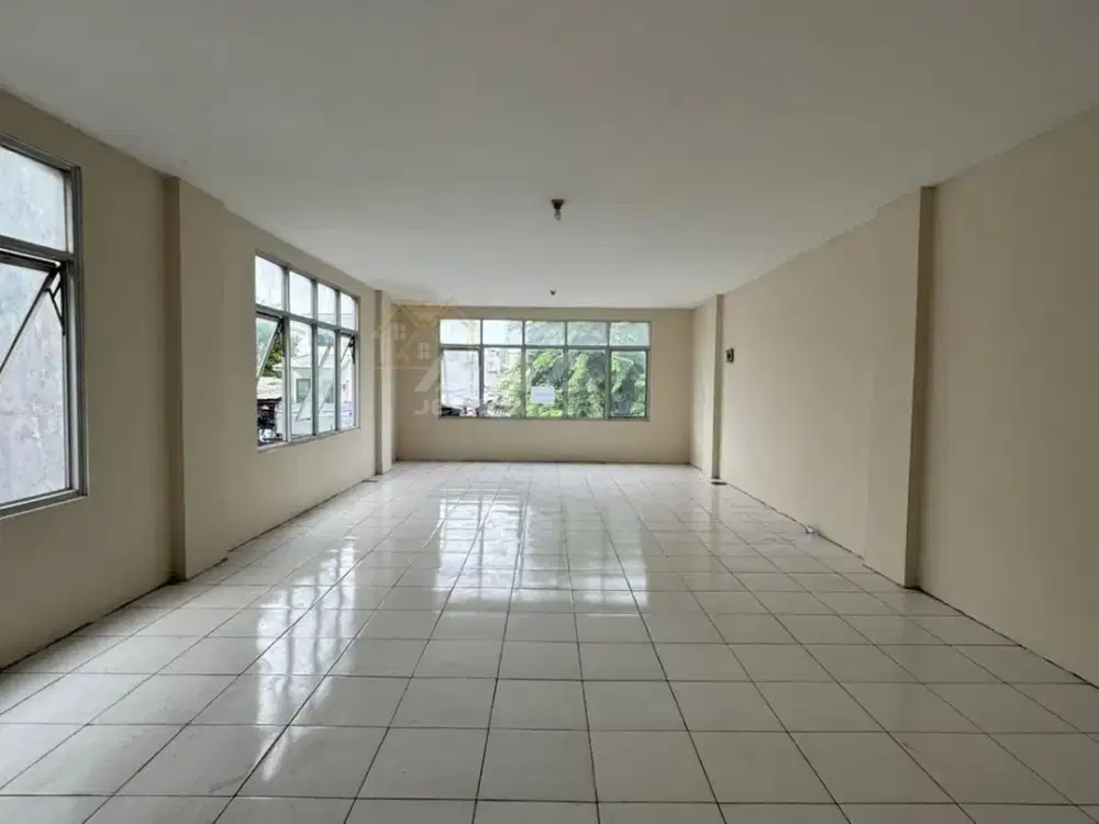 ANA DISEWAKAN RUKO UK 5.5X15M DI PINGGIR JALAN RAYA JELAMBAR